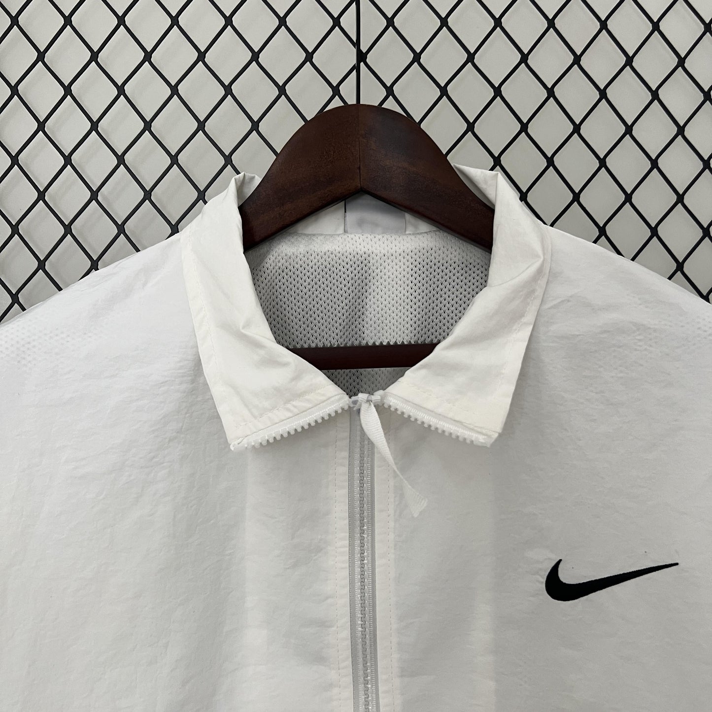 Corta-Vento Nike 24/25 - Branco e Preto