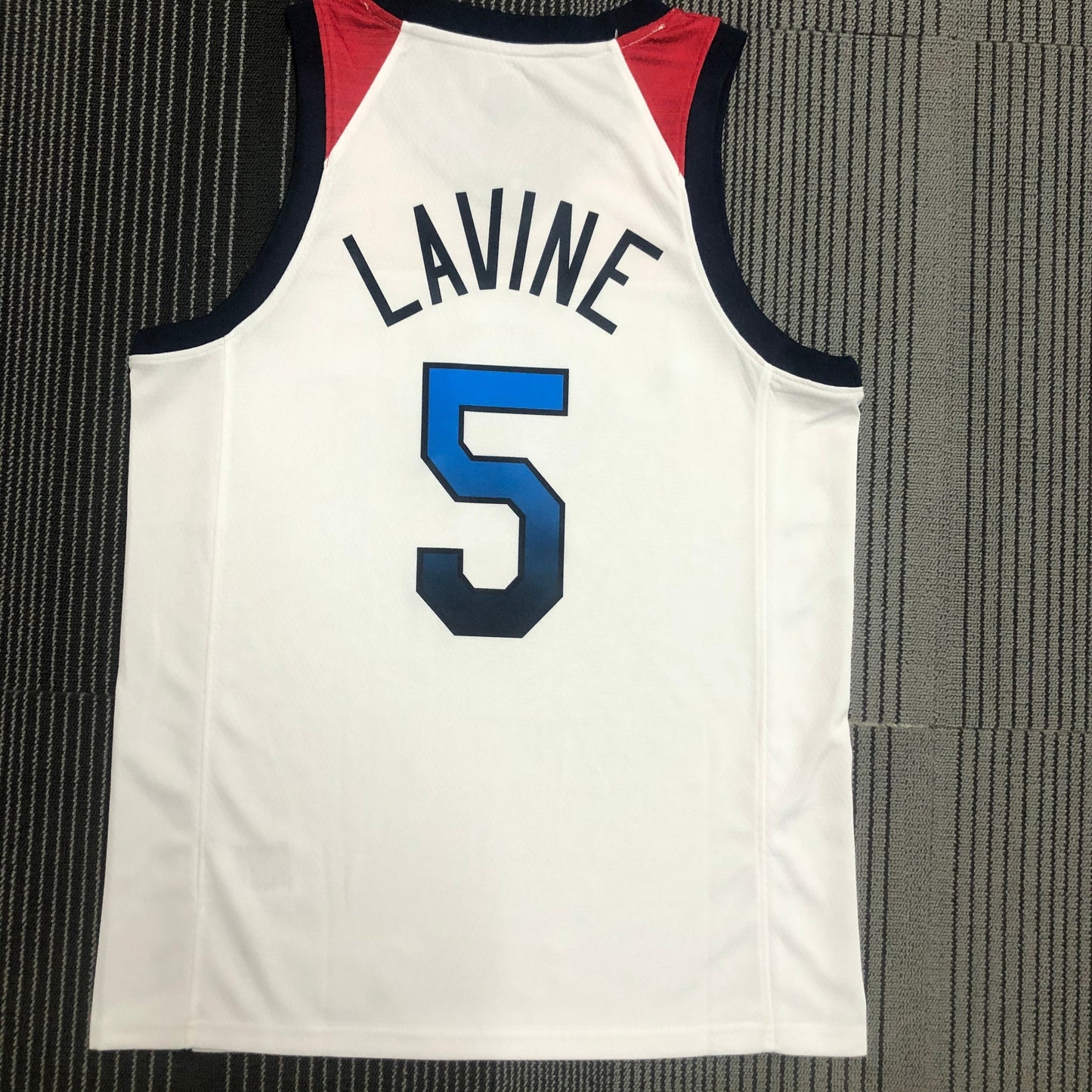 Regata Seleção Americana de Basquete Branca Lavine 5